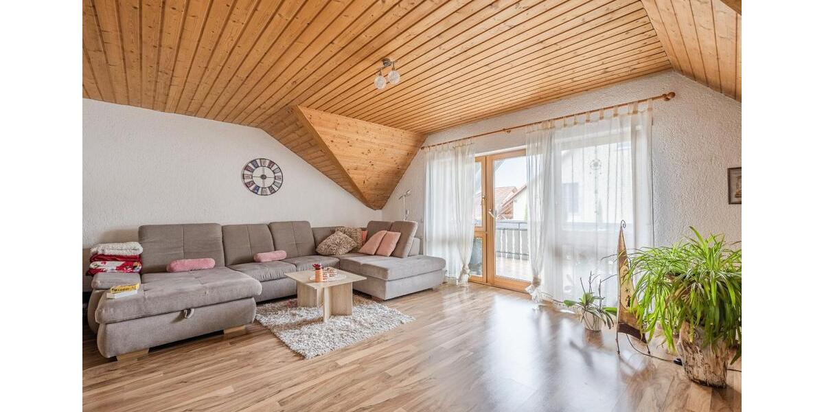 Dachgeschoßwohnung Volkertshausen - 3 Zimmer, 92 m&sup2;, 1.016&euro; | Angebot:25174233