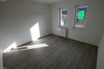 2 Raum DG-Wohnung mit Balkon und Blick ins Grüne. Bad mit Wanne! In Weida! - Dachgeschoßwohnung Weida Liebsdorf | Angebot:26347862