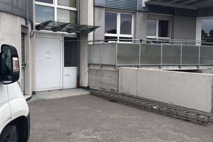 Halle in Karlsruhe 900 € 100 m²