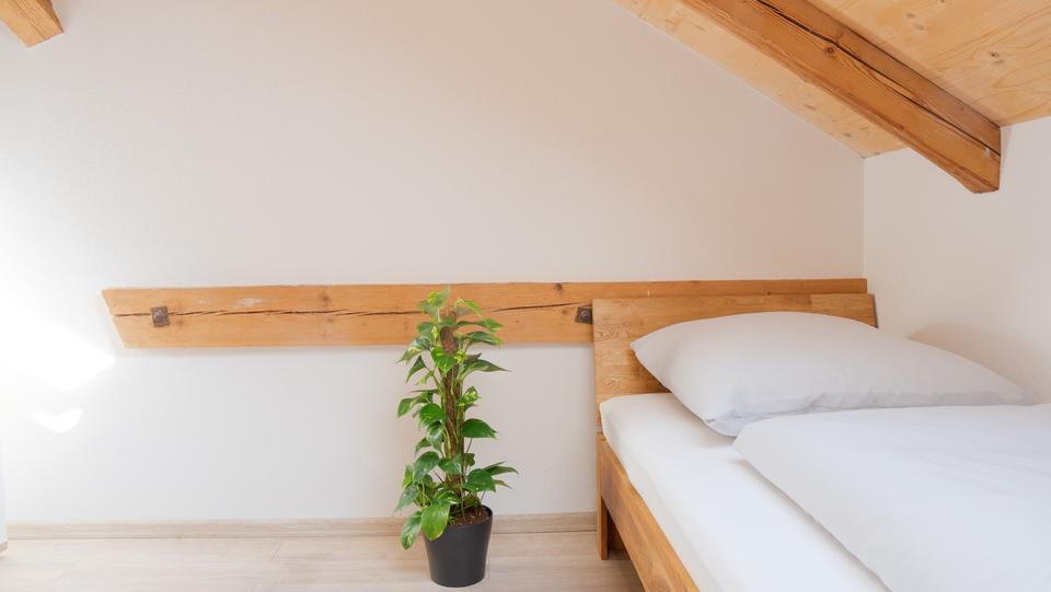 Wohnen auf Zeit Waldstetten - 6 Zimmer, 10 m&sup2;, 380&euro; | Angebot:25293956