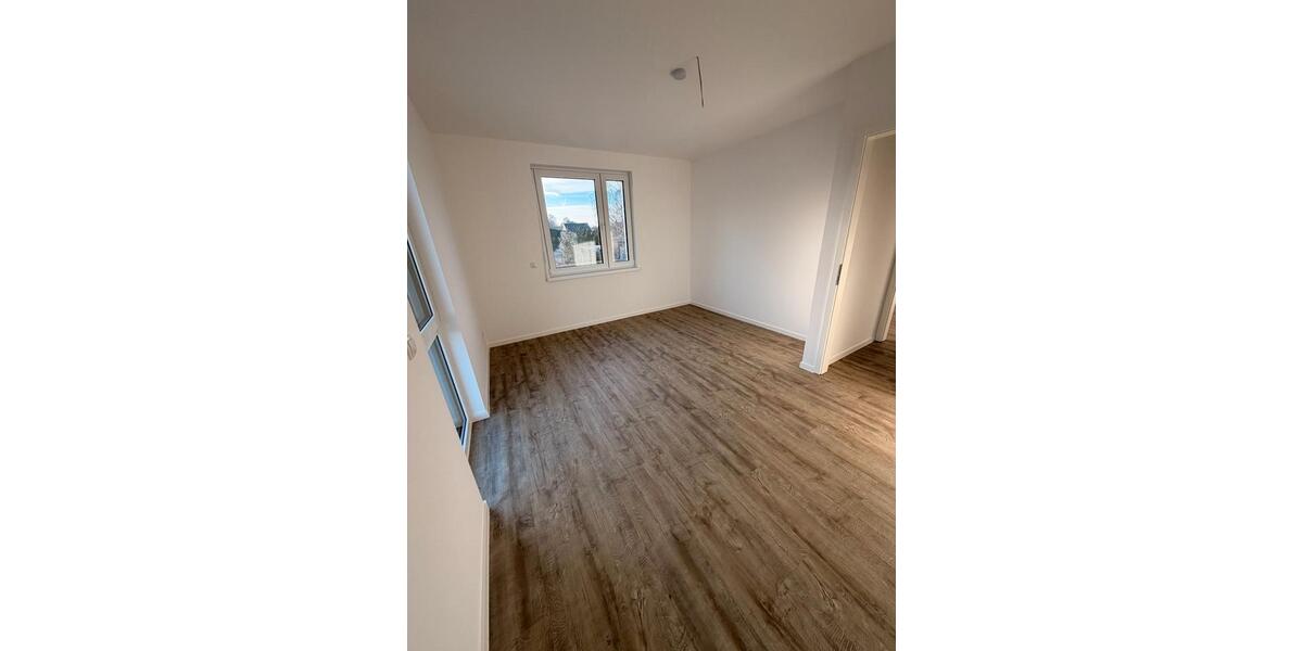 Doppelhaushälfte Zossen - 5 Zimmer, 125 m&sup2;, 1.699&euro; | Angebot:26408653