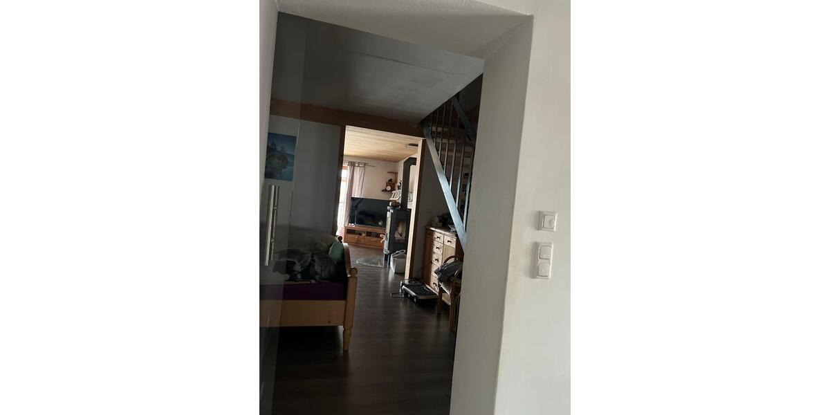 Etagenwohnung Gaißach - 2 Zimmer, 85 m&sup2;, 1.250&euro; | Angebot:25702460