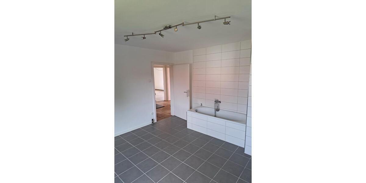 Etagenwohnung Welden - 2 Zimmer, 83 m&sup2;, 900&euro; | Angebot:26610669