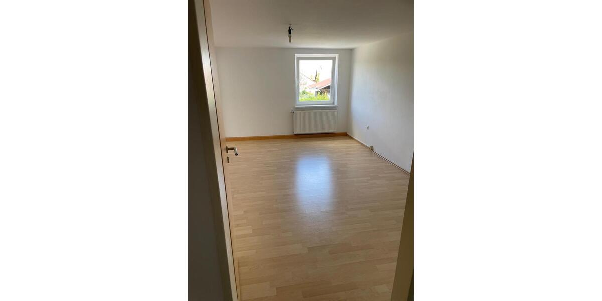 Etagenwohnung Waal - 3 Zimmer, 80 m&sup2;, 980&euro; | Angebot:26557024