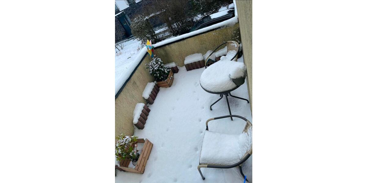 Helle 5 12 Zimmerwohnung im Drei-Partrien-Haus 5 zimmer