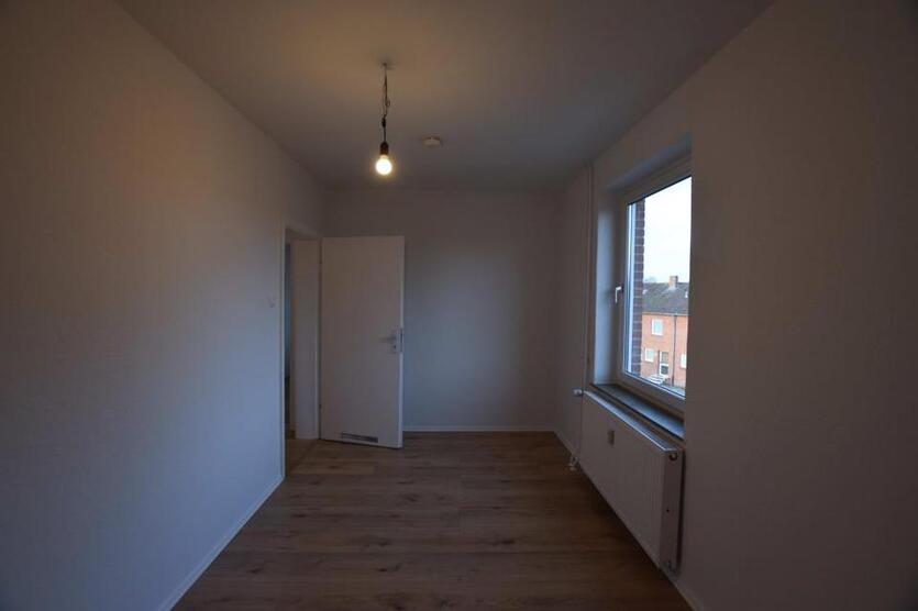 +++ Zum Einzug bereit! 3-Raumwohnung mit Tageslichtbad und Balkon +++ zimmer