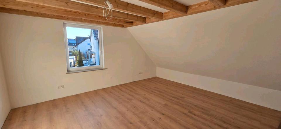 Dachgeschoßwohnung Rainau - 4 Zimmer, 112 m&sup2;, 1.250&euro; | Angebot:24469054