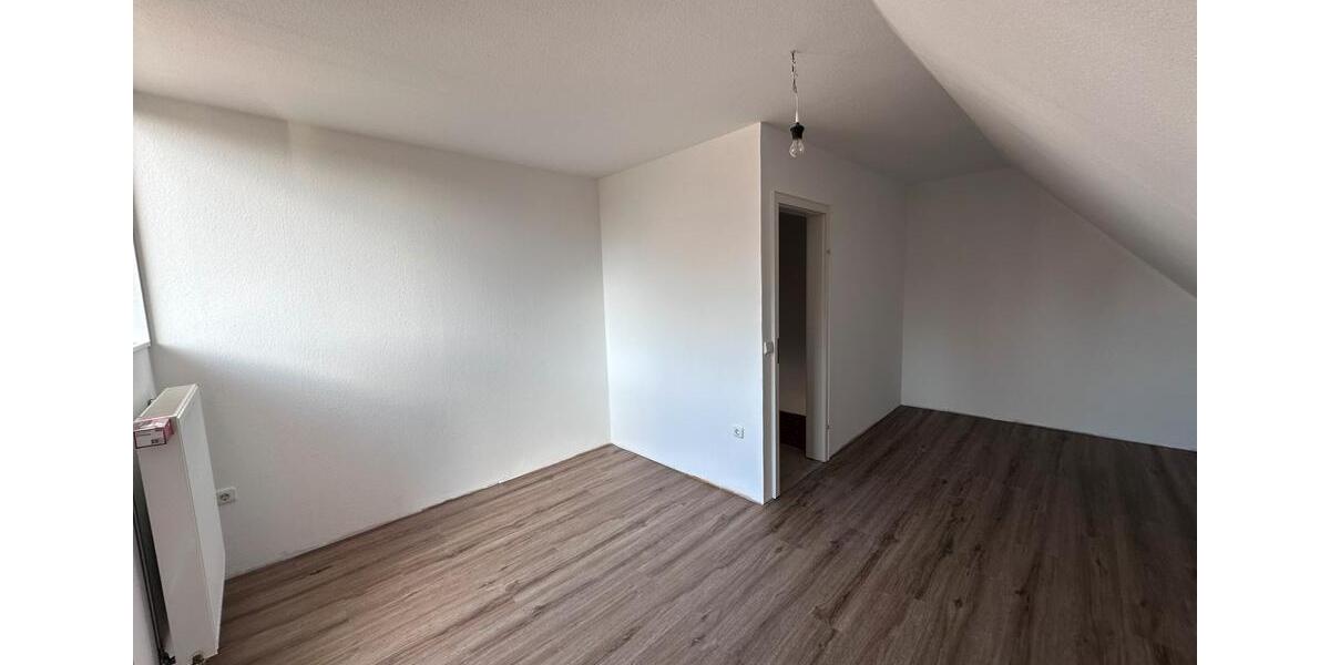 Etagenwohnung Meinersen - 5 Zimmer, 150 m&sup2;, 1.500&euro; | Angebot:26126292