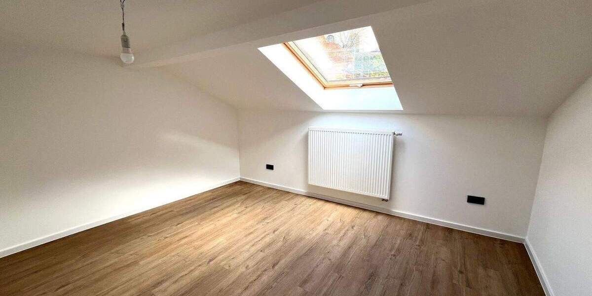 Mehrfamilienhaus, Wohnhaus Nußbaum - 7 Zimmer, 170 m&sup2;, 1.750&euro; | Angebot:25683782