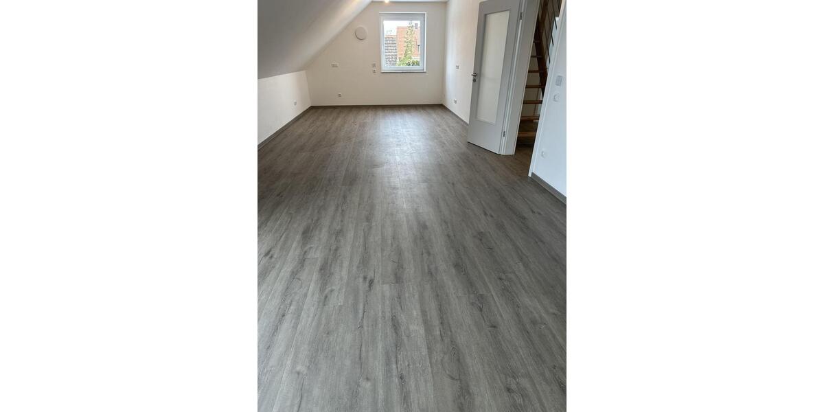 Moderne 4- Zimmer Dachgeschosswohnung in Adendorf 4 zimmer