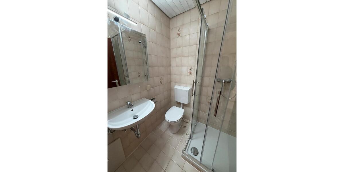 Dachgeschoßwohnung Würzburg Dürrbachau - 2 Zimmer, 30 m&sup2;, 490&euro; | Angebot:26049430