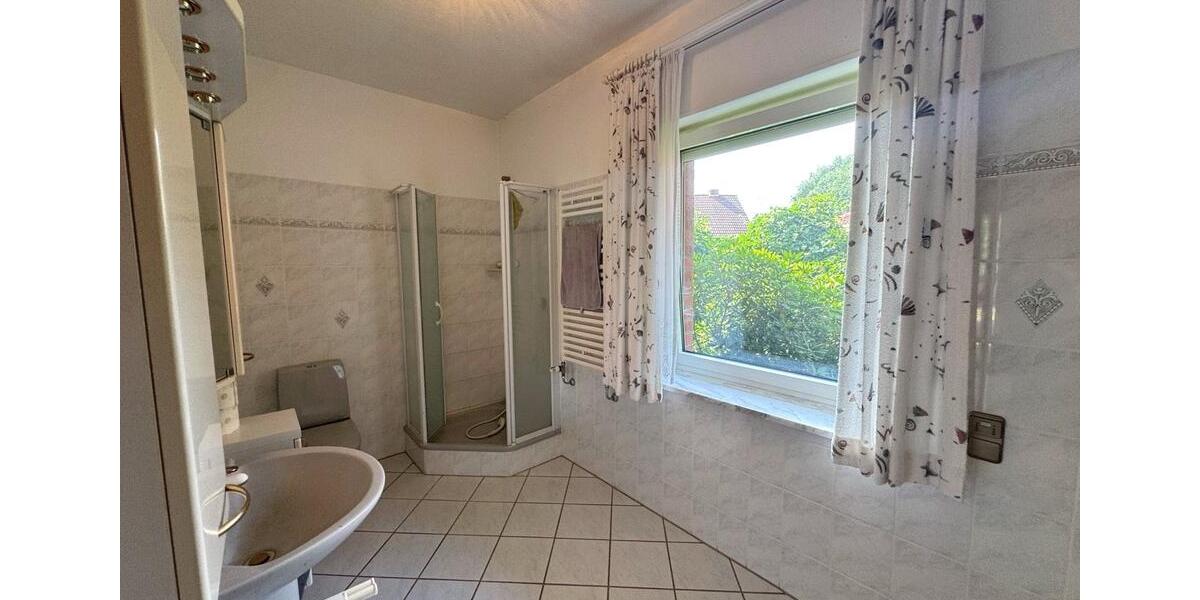 Etagenwohnung Lüdersdorf - 9 Zimmer, 236 m&sup2;, 2.500&euro; | Angebot:24624031