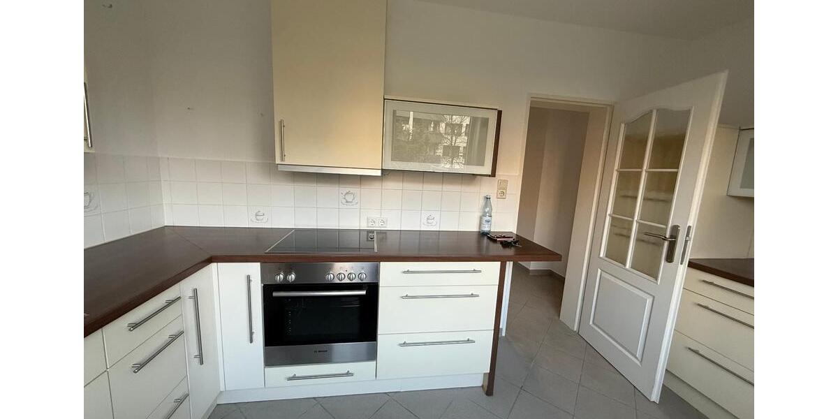 Zu Vermieten: 3-Zimmer-Wohnung mit EBK in RönnebeckFarge 3 zimmer