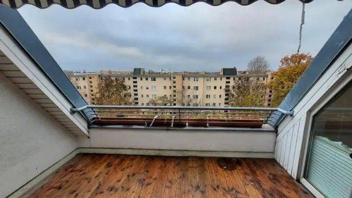 Dachgeschoßwohnung Berlin Neukölln - 3 Zimmer, 88 m&sup2;, 1.075&euro; | Angebot:26395793