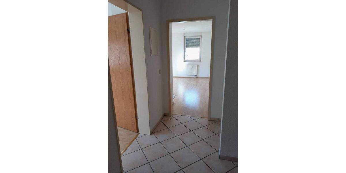 Etagenwohnung Plauen Stadtmitte - 1 Zimmer, 40 m&sup2;, 250&euro; | Angebot:26787036