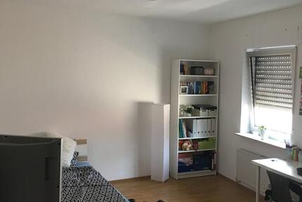Zimmer in 4er WG in Bingen-Büdesheim nur 500m bis zur TH 1 zimmer