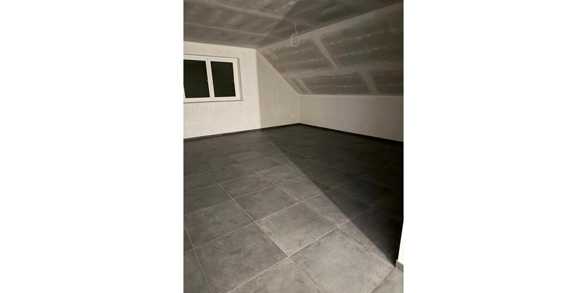 Dachgeschoßwohnung Brachttal - 3 Zimmer, 90 m&sup2;, 630&euro; | Angebot:24893205