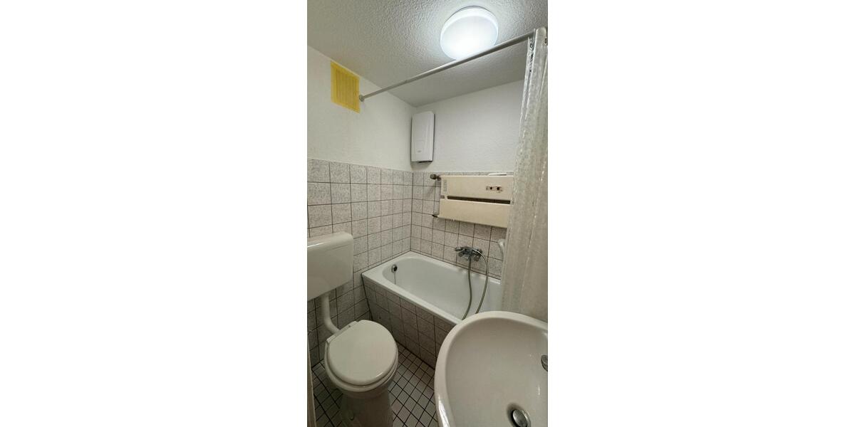 Etagenwohnung Düsseldorf Düsseltal - 1 Zimmer, 27 m&sup2;, 621&euro; | Angebot:26532650