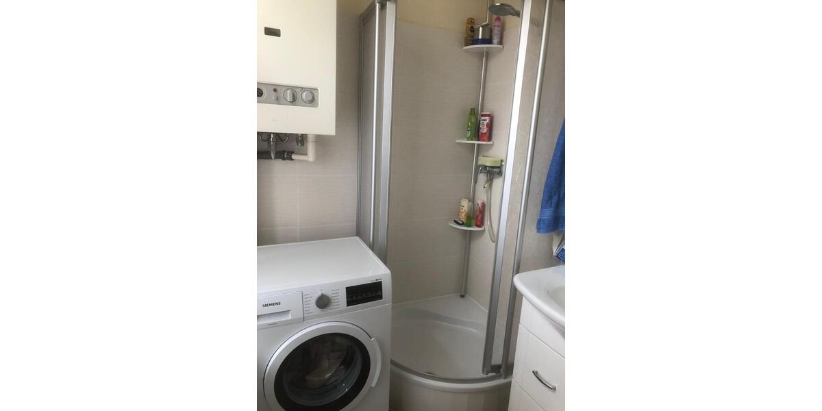 2 Zimmer Wohnung in zentraler Lage mit kleinem eigenem Innenhof zimmer