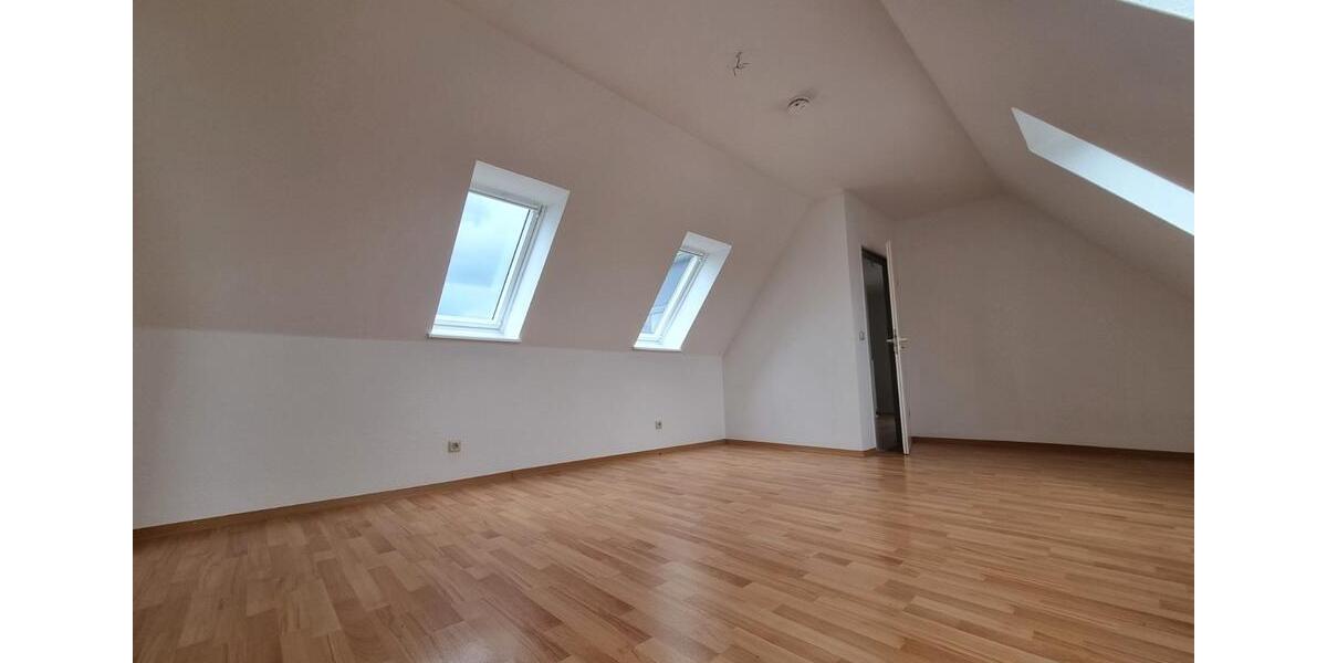 Dachgeschoßwohnung Halberstadt - 3 Zimmer, 79 m&sup2;, 460&euro; | Angebot:26460992