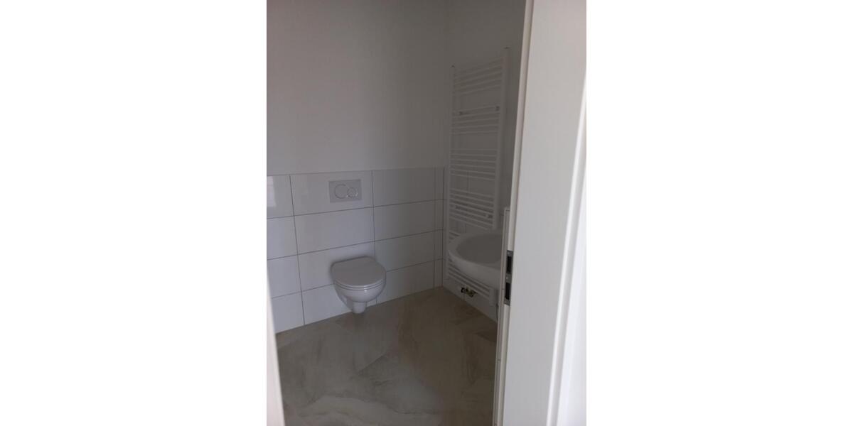 Erdgeschoßwohnung Hückeswagen - 4 Zimmer, 150 m&sup2;, 1.500&euro; | Angebot:24749916