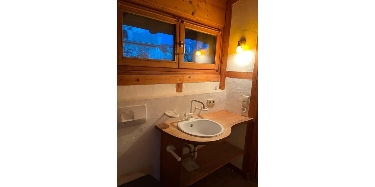 Dachgeschoßwohnung Reutlingen - 2 Zimmer, 70 m&sup2;, 950&euro; | Angebot:24533261