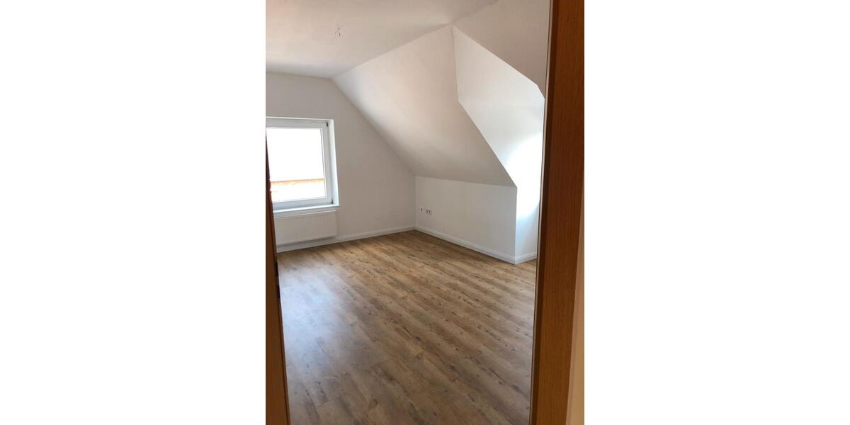 Dachgeschoßwohnung Ottersberg - 3 Zimmer, 110 m&sup2;, 600&euro; | Angebot:25057168