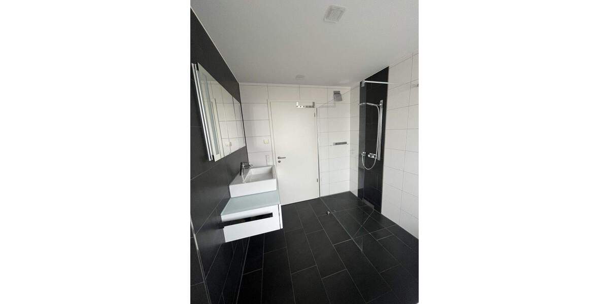 Etagenwohnung Böblingen - 3 Zimmer, 109 m&sup2;, 1.800&euro; | Angebot:24497716