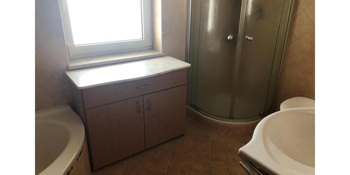 Hochparterre Regen - 4 Zimmer, 120 m&sup2;, 790&euro; | Angebot:24375002