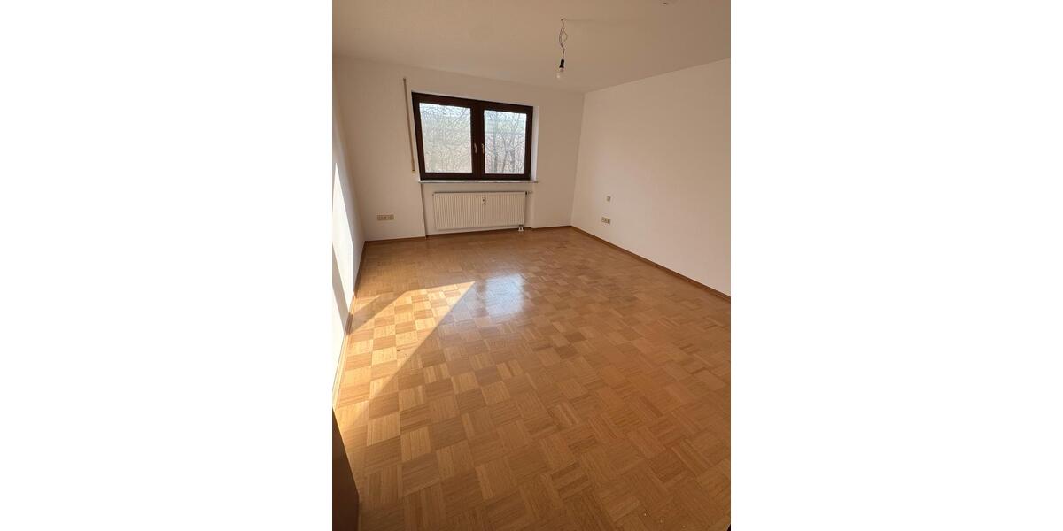 Erdgeschoßwohnung Regensburg Galgenberg - 3 Zimmer, 115 m&sup2;, 1.400&euro; | Angebot:25807311