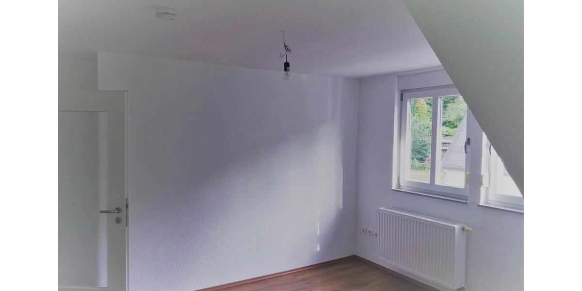 Dachgeschoßwohnung Siegen Eiserfeld - 3 Zimmer, 88 m&sup2;, 940&euro; | Angebot:24979754
