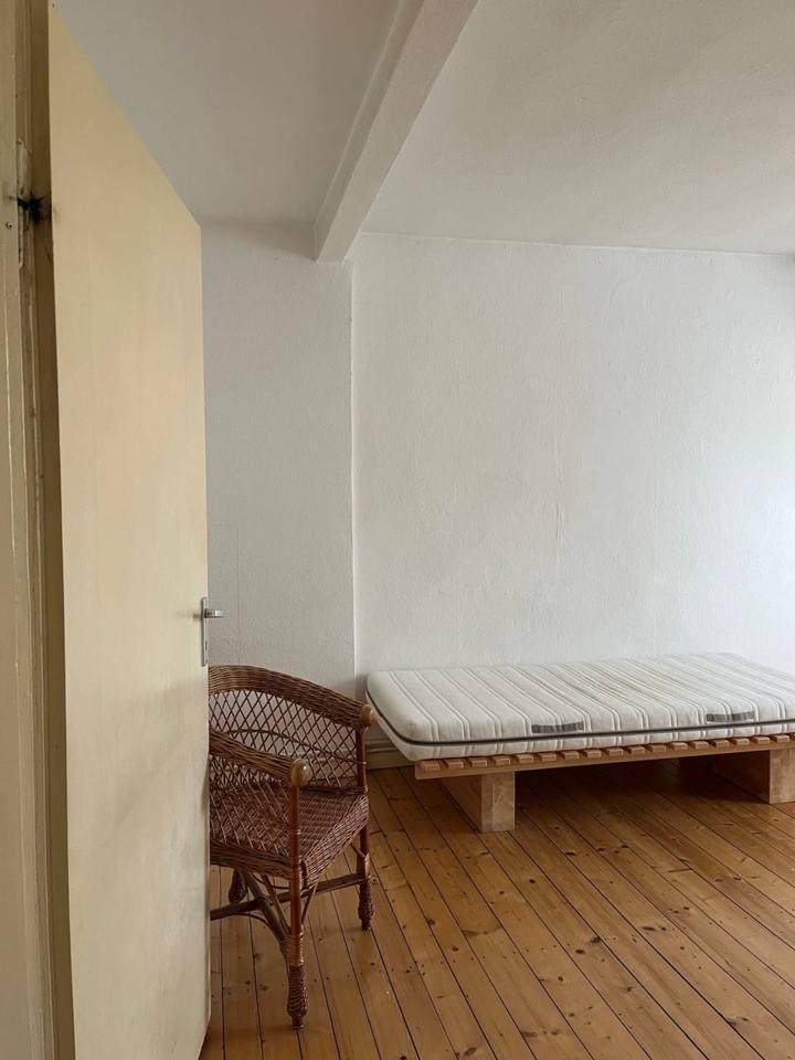 Gemütliches DachgeschossZimmer in 3-Zimmer-WG – nur für Frau