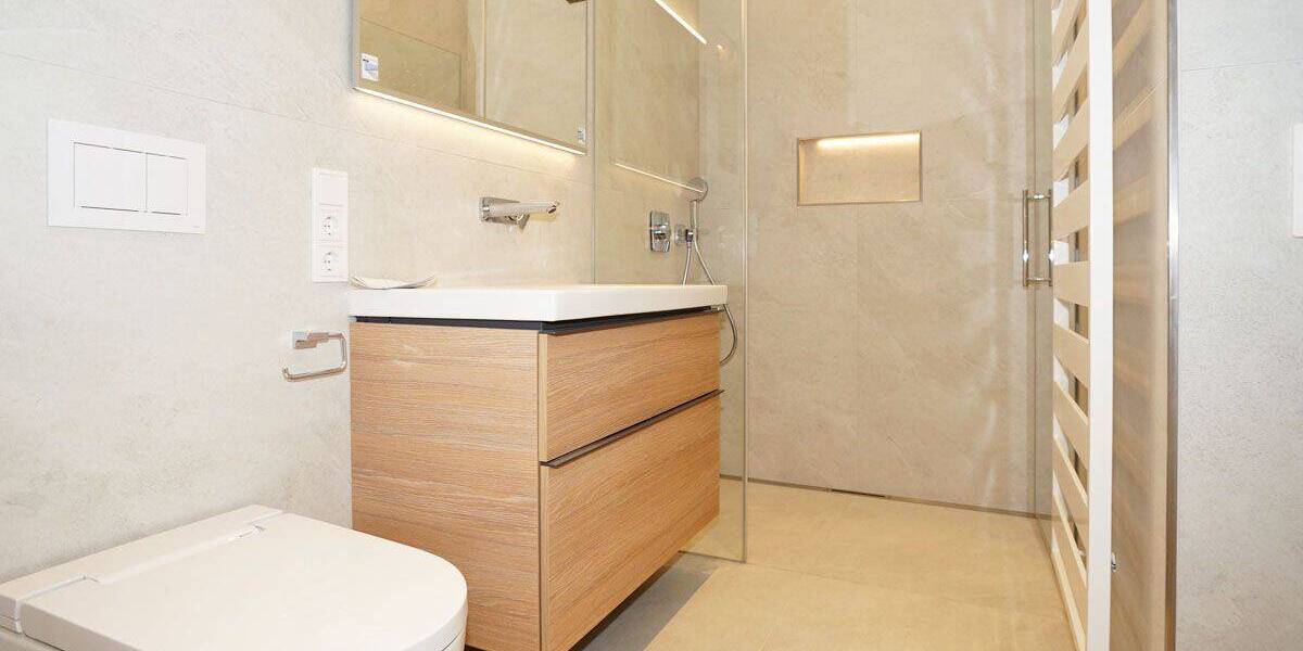 Etagenwohnung Dresden Striesen-Ost - 4 Zimmer, 100 m&sup2;, 1.995&euro; | Angebot:26816724