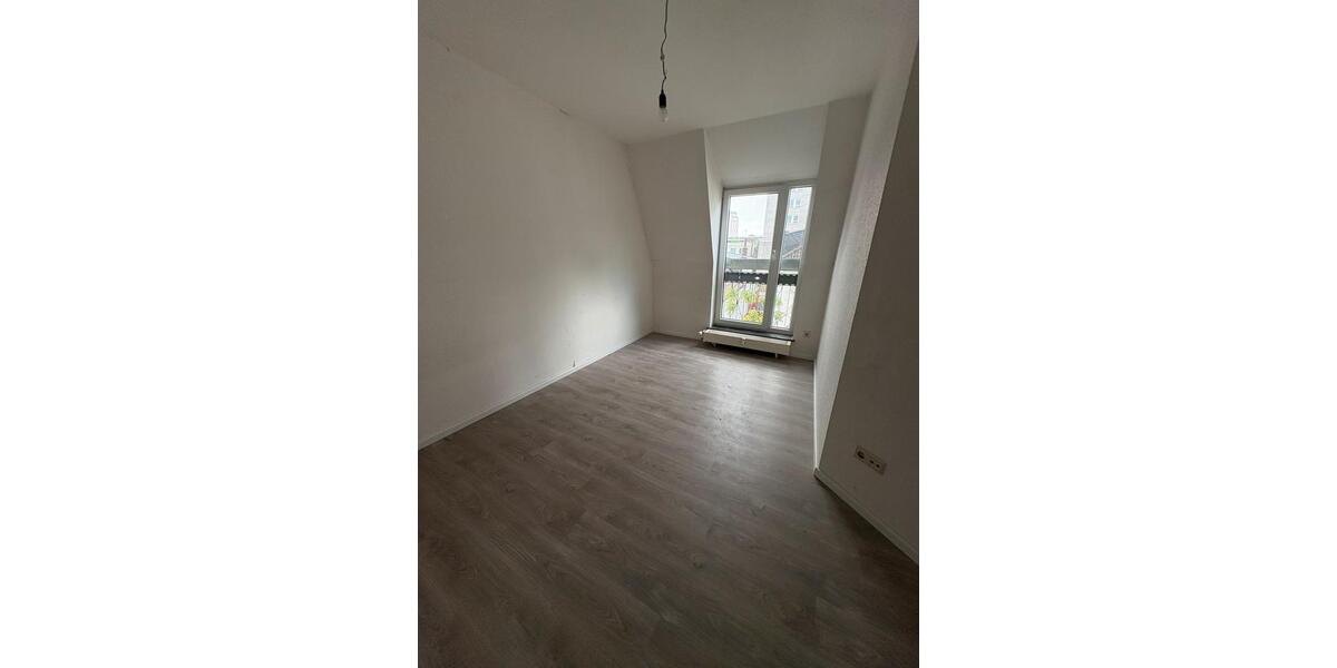 Dachgeschoßwohnung Delmenhorst Düsternort - 4 Zimmer, 121 m&sup2;, 1.000&euro; | Angebot:26603464
