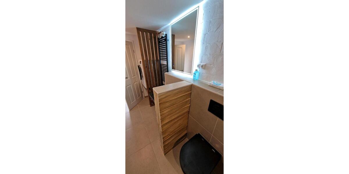 Helle, möblierte 2-Zimmer-Wohnung mit Garten & Parkplatz (65 m²) 2 zimmer