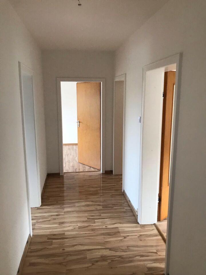 3 Zimmer Wohnung, Balkon u. Garten, Einbauküche,Tageslichtbad- G zimmer