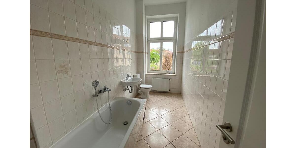 Etagenwohnung Güstrow - 4 Zimmer, 100 m&sup2;, 850&euro; | Angebot:25349003