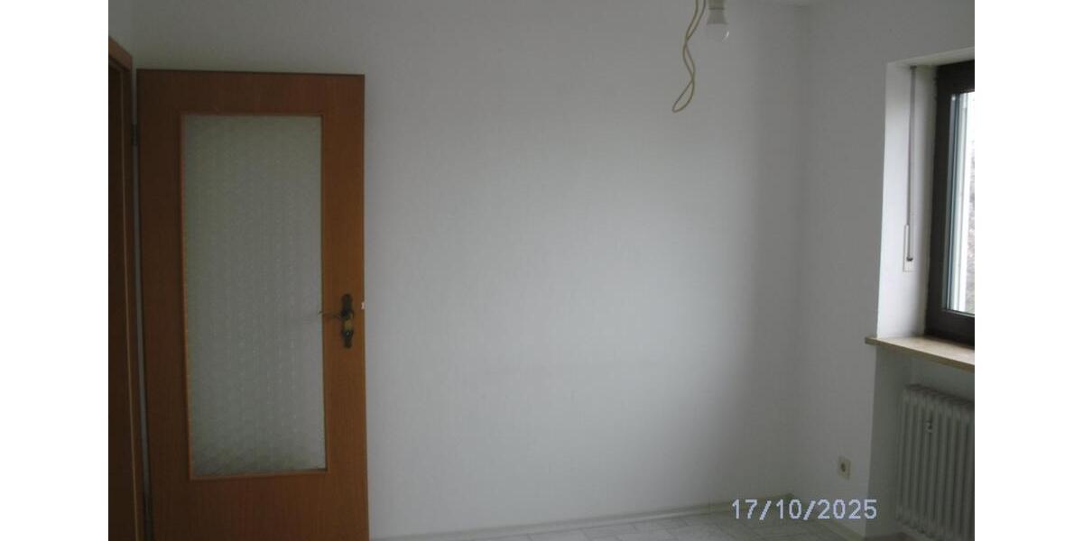 Dachgeschoßwohnung Alteglofsheim - 4 Zimmer, 87 m&sup2;, 620&euro; | Angebot:24818510