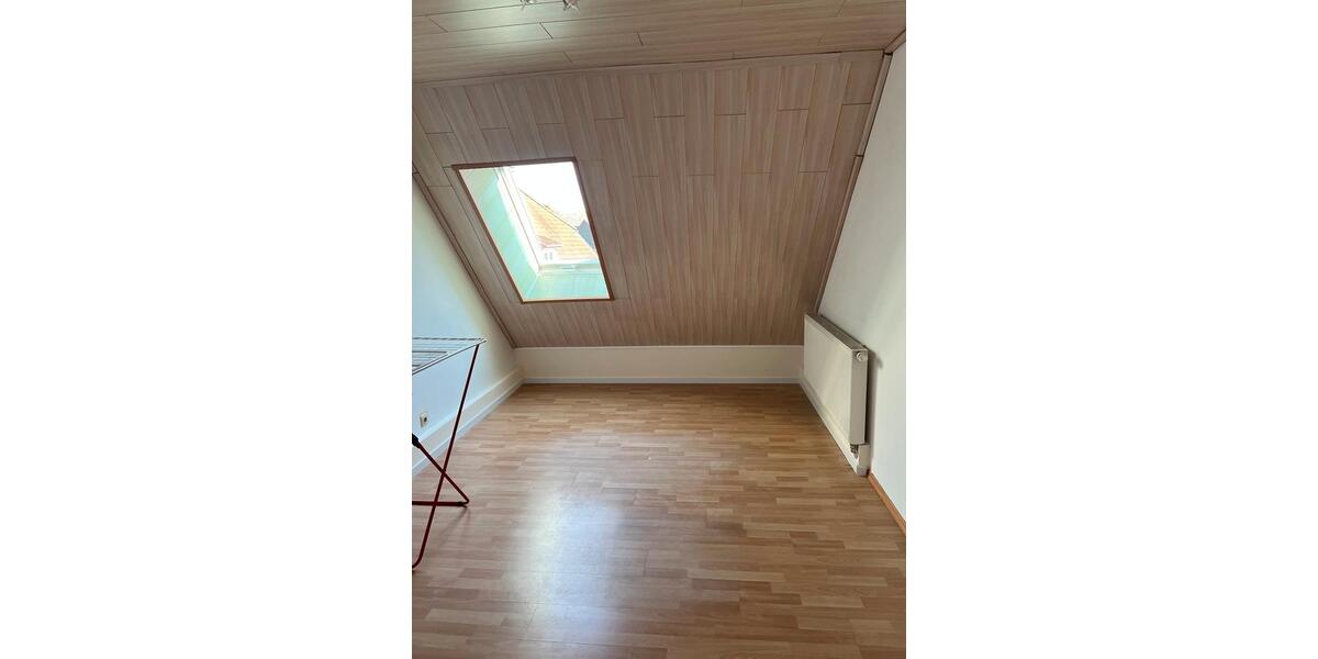 Dachgeschoßwohnung Geseke - 6 Zimmer, 180 m&sup2;, 890&euro; | Angebot:26461476