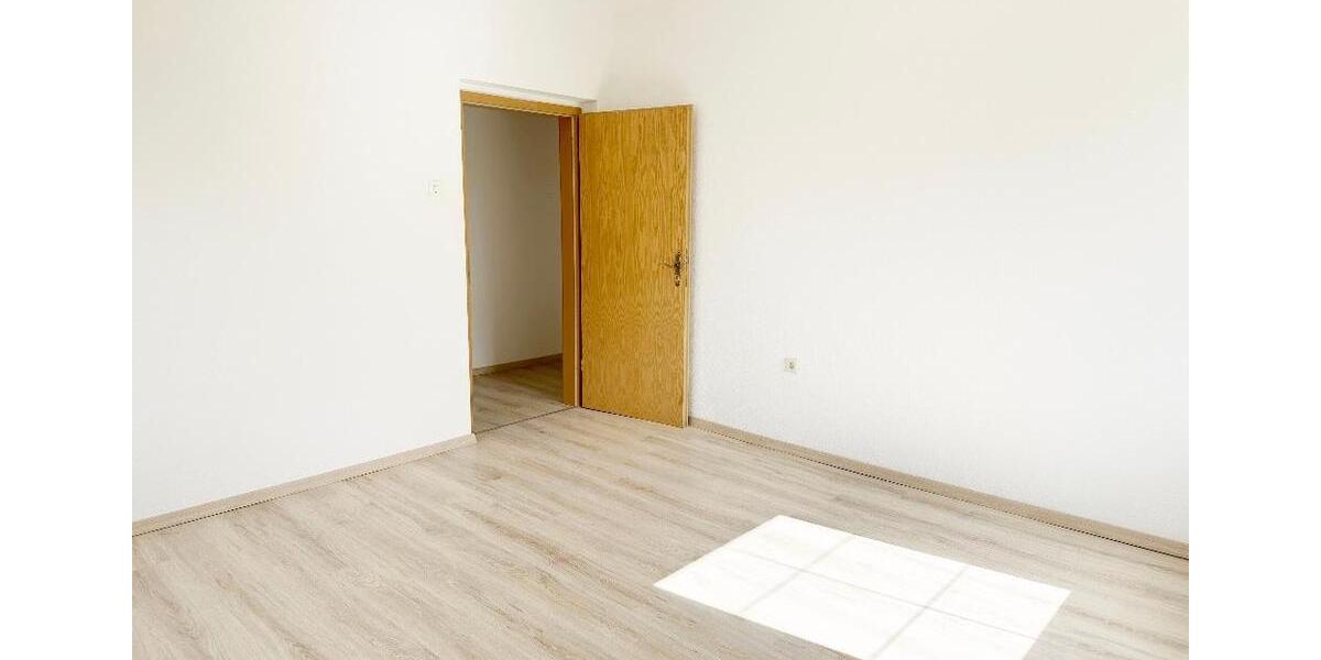 Etagenwohnung Nünchritz - 3 Zimmer, 62 m&sup2;, 320&euro; | Angebot:25979090