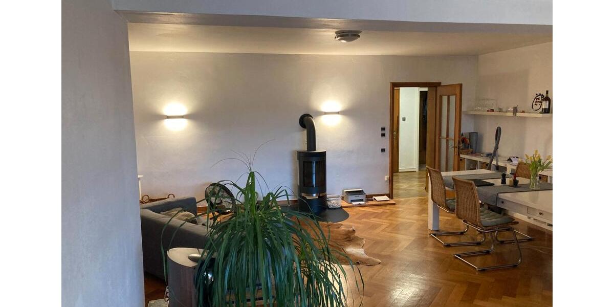 Erdgeschoßwohnung Siegen - 3 Zimmer, 124 m&sup2;, 1.150&euro; | Angebot:26583080