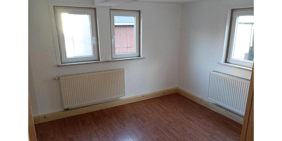 Einfamilienhaus Hammelburg - 9 Zimmer, 113 m&sup2;, 650&euro; | Angebot:26432102