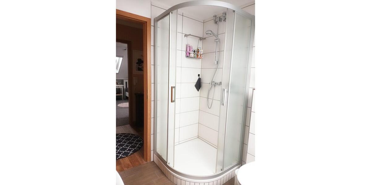 Möblierte Dachgeschosswohnung 2 zimmer