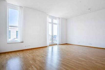Großzügiges und lichtdurchflutetes Wohnen in Mitte