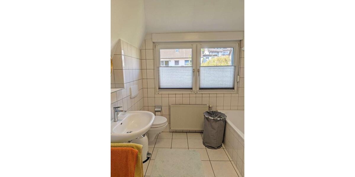 Dachgeschoßwohnung Sundern (Sauerland) - 3 Zimmer, 85 m&sup2;, 650&euro; | Angebot:26589331