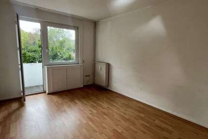 Wohnung Duisburg Duisburg-Mitte - 2 Zimmer, 45 m&sup2;, 300&euro; | Angebot:27657139
