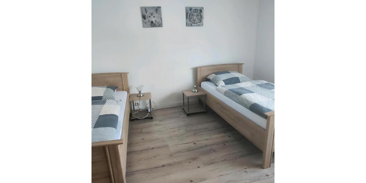 Etagenwohnung Wackersdorf - 5 Zimmer, 115 m&sup2;, 27&euro; | Angebot:25894990