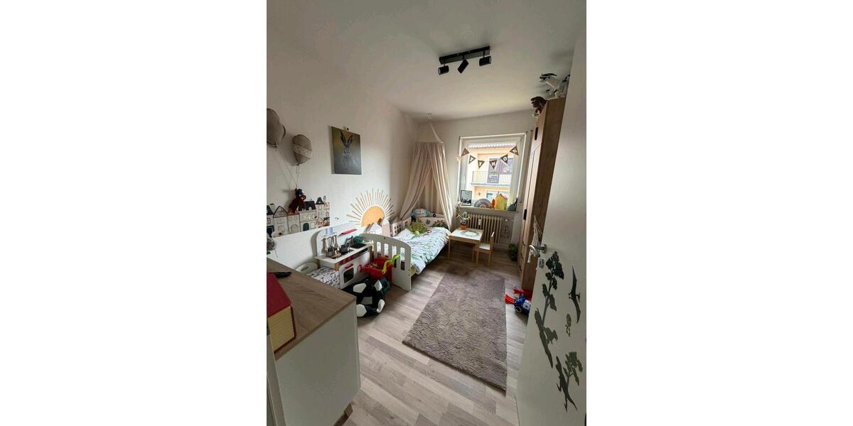 Etagenwohnung Postbauer-Heng Heng - 4 Zimmer, 100 m&sup2;, 880&euro; | Angebot:26019909