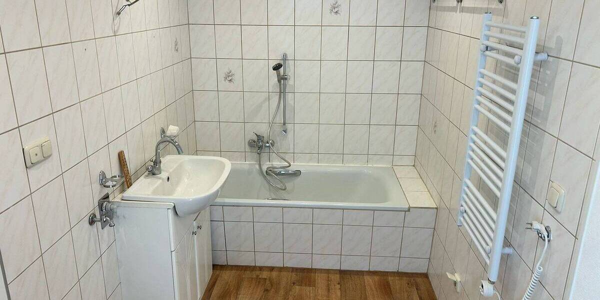 Etagenwohnung Gräfenthal - 4 Zimmer, 82 m&sup2;, 395&euro; | Angebot:26656949