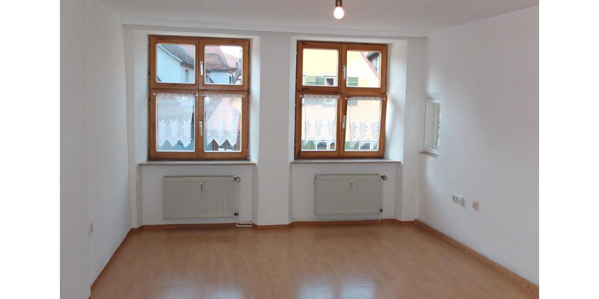 Etagenwohnung Dinkelsbühl - 1 Zimmer, 28 m&sup2;, 340&euro; | Angebot:26070196